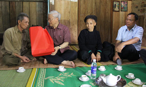 Tổng Bí thư Nguyễn Phú Trọng thăm và làm việc tại xã Sỹ Bình, huyện Bạch Thông - Ảnh minh hoạ 6