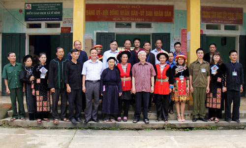 Tổng Bí thư Nguyễn Phú Trọng thăm và làm việc tại xã Sỹ Bình, huyện Bạch Thông - Ảnh minh hoạ 2