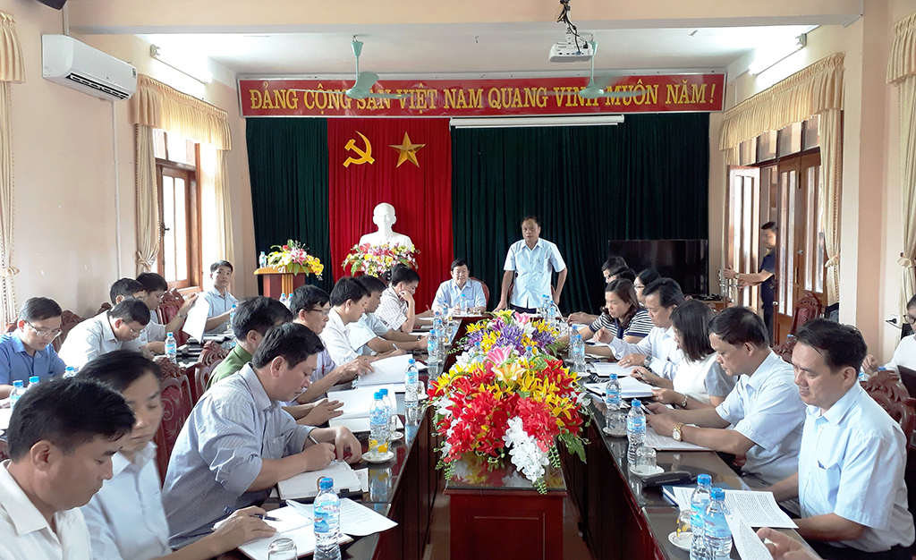 Đồng chí Bí thư Tỉnh ủy Nguyễn Văn Du làm việc tại huyện Chợ Đồn