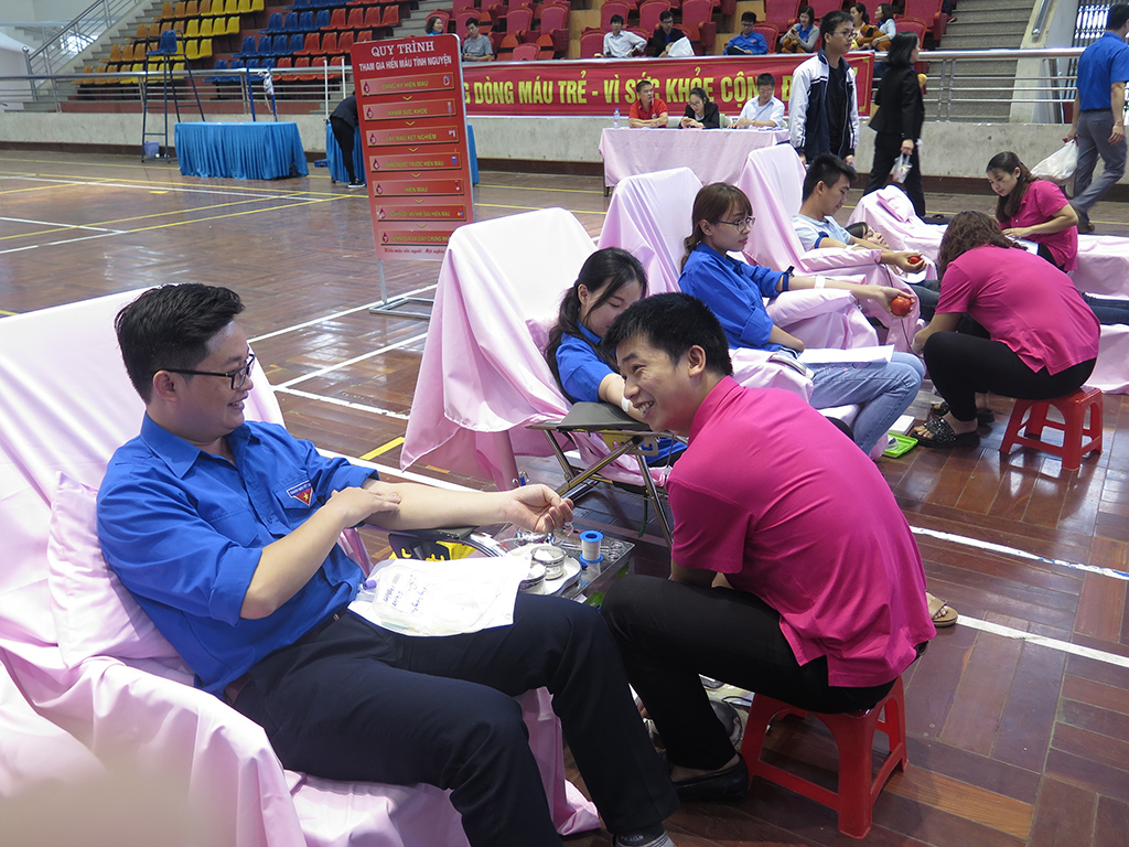 Hơn 400 đoàn viên thanh niên tham gia hiến máu tình nguyện - Ảnh minh hoạ 2