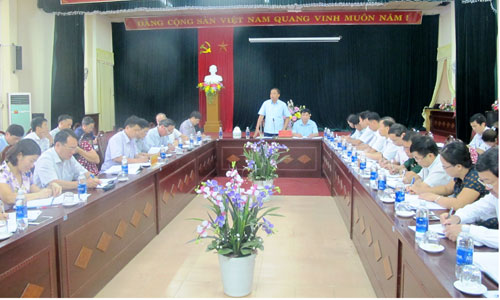 Bí thư Tỉnh ủy Nguyễn Văn Du làm việc tại huyện Pác Nặm