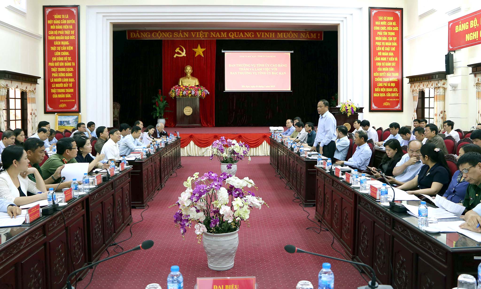 Đoàn công tác tỉnh Cao Bằng làm việc với tỉnh Bắc Kạn