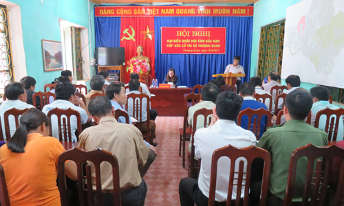 Đại biểu Quốc hội Hồ Thị Kim Ngân tiếp xúc cử tri tại xã Thượng Quan (huyện Ngân Sơn)