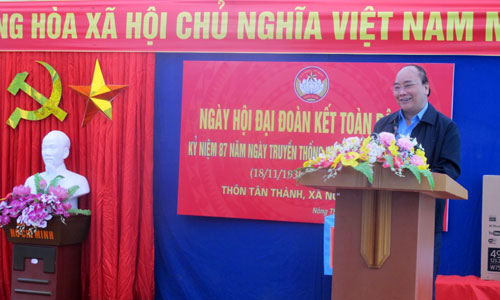 Thủ tướng Chính phủ Nguyễn Xuân Phúc dự Ngày hội đại đoàn kết toàn dân tộc tại thôn Tân Thành - Ảnh minh hoạ 2