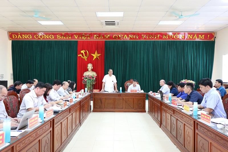 Đồng chí Bí thư Tỉnh ủy Nguyễn Văn Du làm việc tại Ngân Sơn