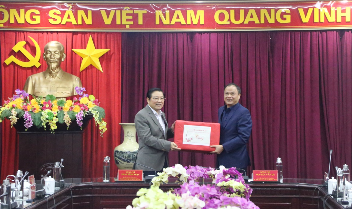 Trưởng Ban Nội chính Trung ương Phan Đình Trạc thăm, chúc Tết tại tỉnh Bắc Kạn - Ảnh minh hoạ 2