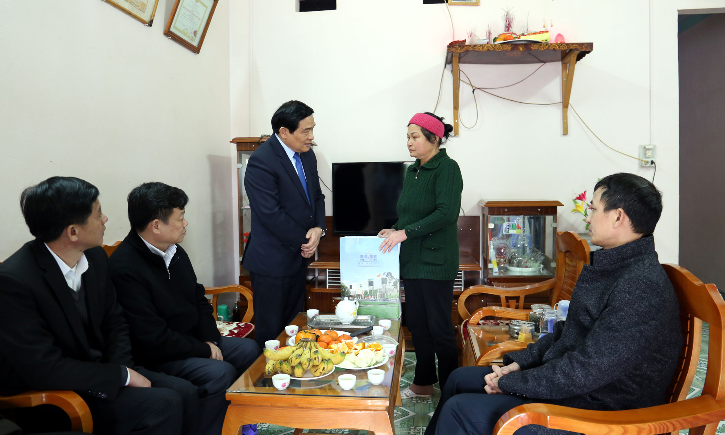 Chủ tịch Hội đồng Dân tộc Quốc hội Hà Ngọc Chiến thăm, tặng quà tại Bắc Kạn - Ảnh minh hoạ 3