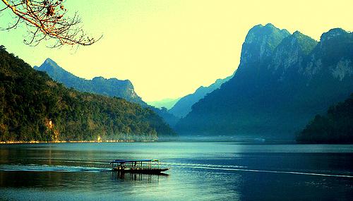 Hồ Ba Bể - Viên ngọc vô giá của thiên nhiên